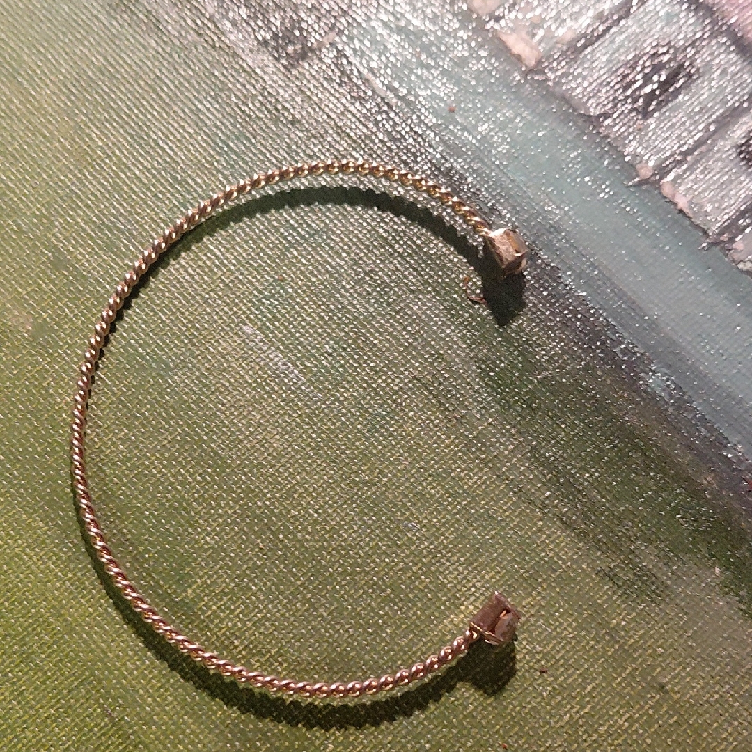 Claires Gold-Tone Twisted Bracelet 12$